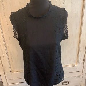 🌟$5  Sleeveless black lace top